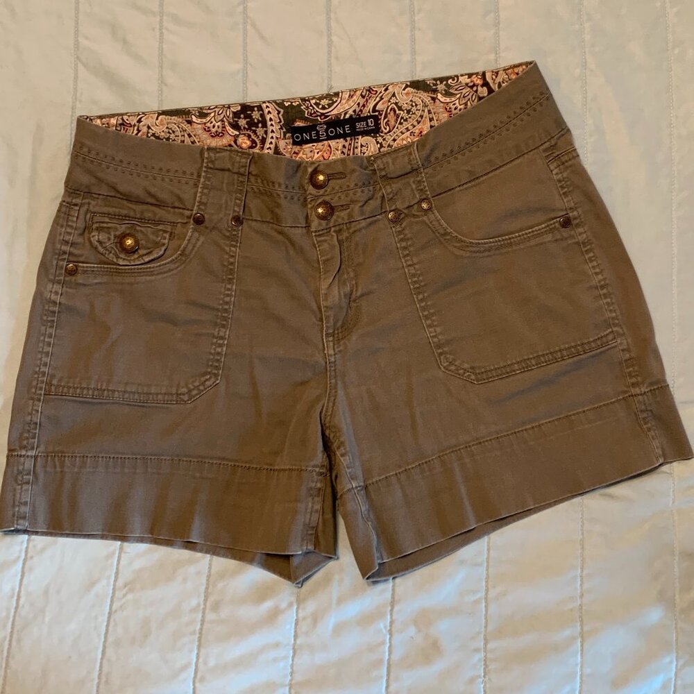 One 5 One Olive Green Shorts Size 10